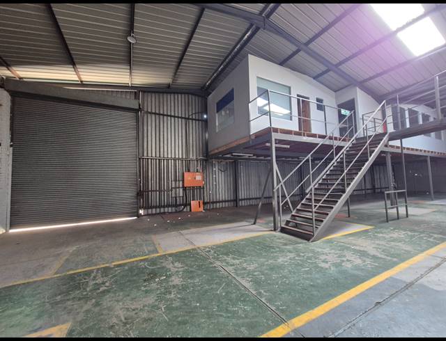 2,314M² WAREHOUSE TO LET IN WADEVILLE